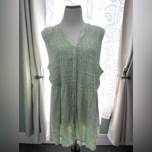 NWOT Torrid Sz 2 Light Green Floral Rayon Slub Smocked Sleeveless Button-Up